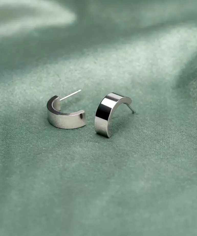 Pendant Plain Grand Curved Øreringe 15 mm